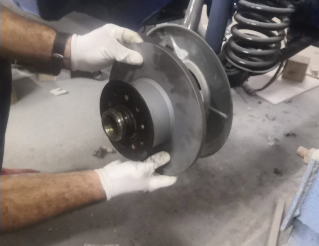 BIN 037 - Održavanje i servis motornih vozila. Restauracija oldtajmera - O nama - Sklapanje BIN 037 - Održavanje i servis motornih vozila. Restauracija oldtajmera - O nama - Sklapanje